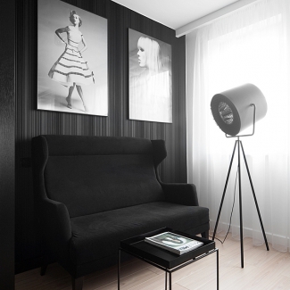 M68 MIESZKANIE W SOSNOWCU, czarna sofa