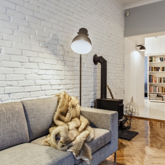 Szara sofa