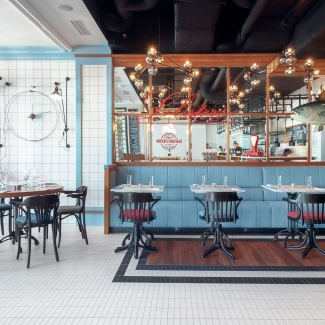 Seafood Station - ściana: styl&surowość