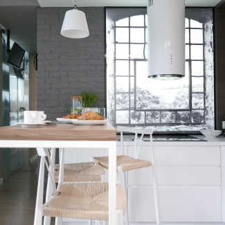 kuchnia z loftowym oknem LED