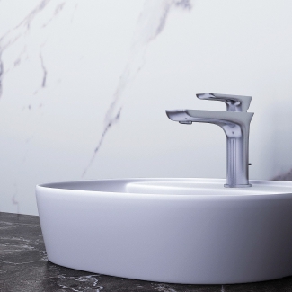 Minimalistyczna łazienka z deseniem marmuru