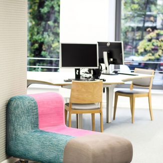 Meble dla Narodowego Instytutu Audiowizualnego (NInA). Ponad 40 rodzajów mebli.