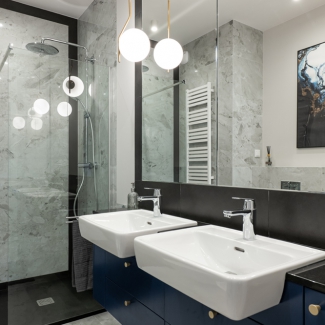 W NIEBANALNYCH RAMACH