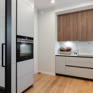 W NIEBANALNYCH RAMACH