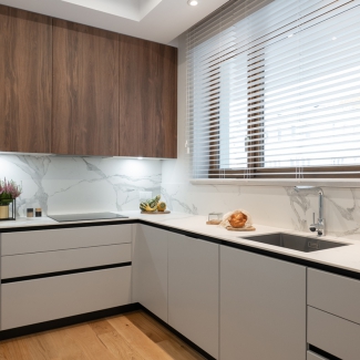 W NIEBANALNYCH RAMACH