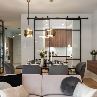 W NIEBANALNYCH RAMACH