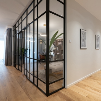 W NIEBANALNYCH RAMACH