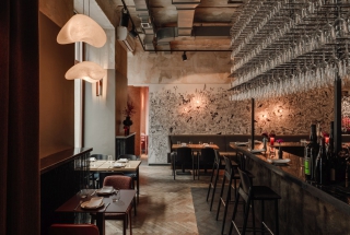 Wnętrza restauracji Kieliszki na Próżnej